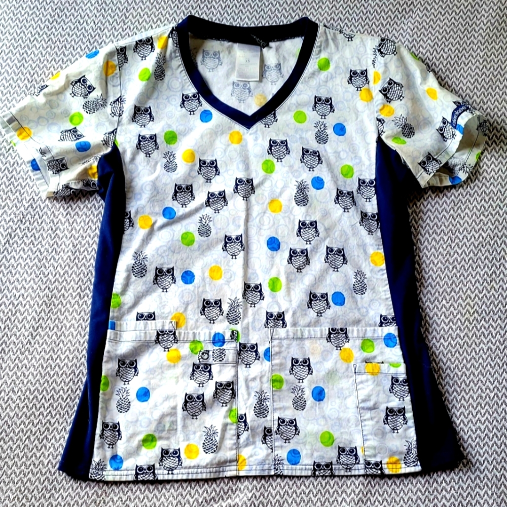 Cherokee scrub top